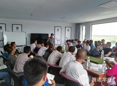 鑲黃旗農(nóng)牧民參觀學習
